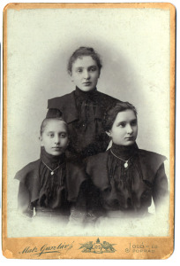 The Brodak Sisters