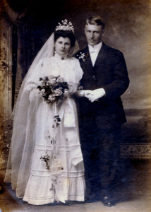 Johan Fritiof and Hulda Sophia's wedding photograph
